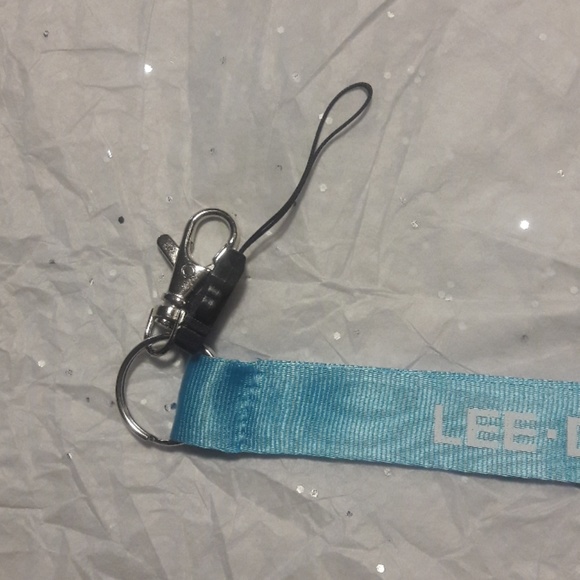 Wanna One Kpop DaeHwi Keychain Lanyard - Picture 3 of 3